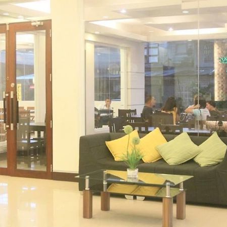Negrense Suites Баколод Экстерьер фото