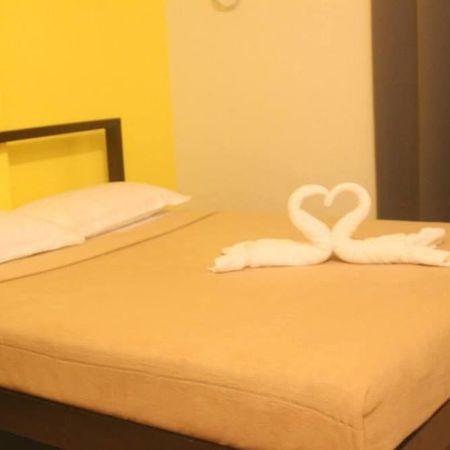 Negrense Suites Баколод Экстерьер фото