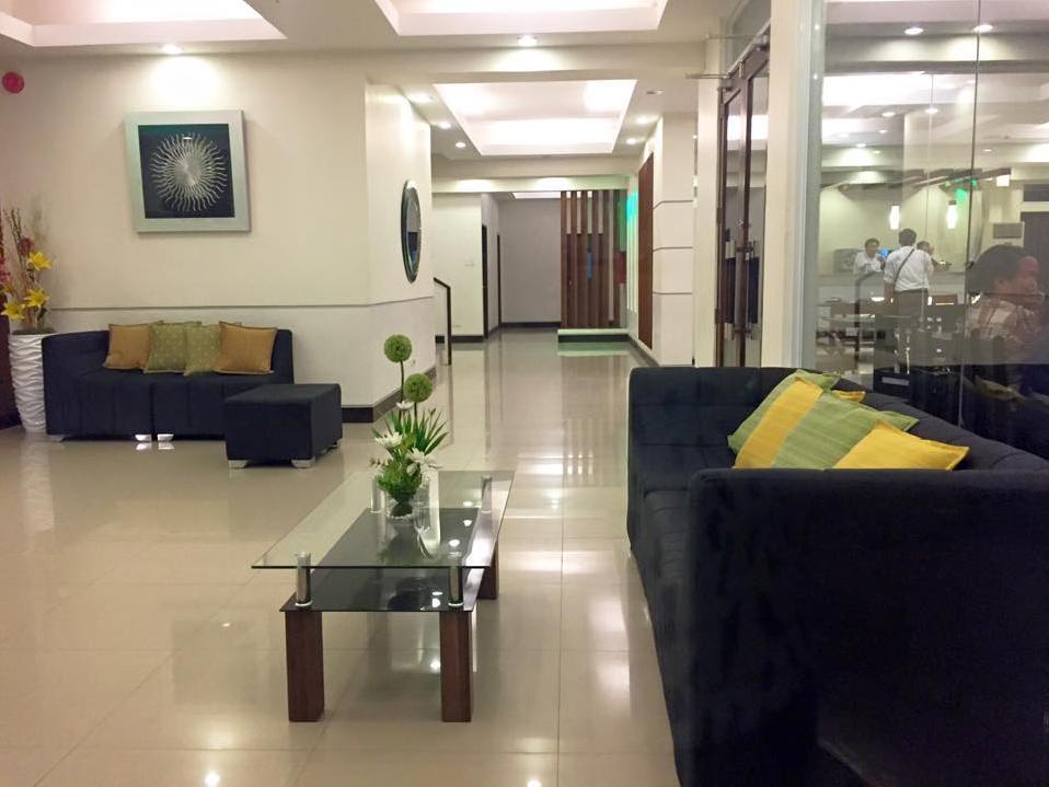 Negrense Suites Баколод Экстерьер фото