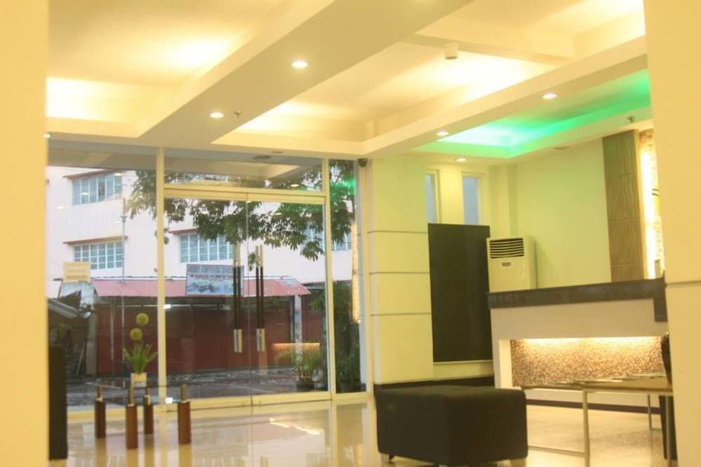 Negrense Suites Баколод Экстерьер фото