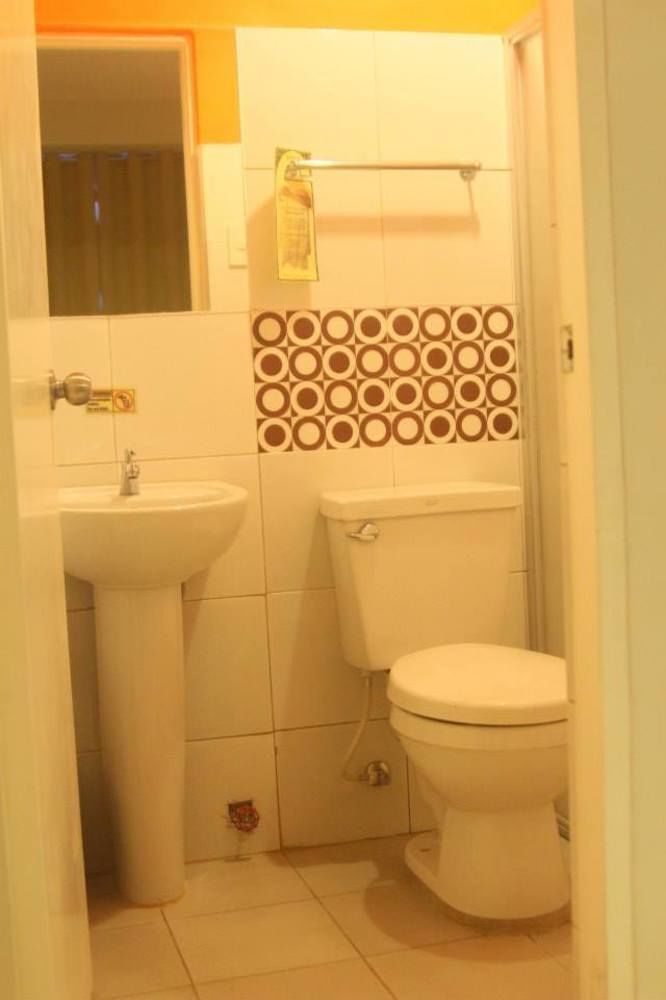 Negrense Suites Баколод Экстерьер фото