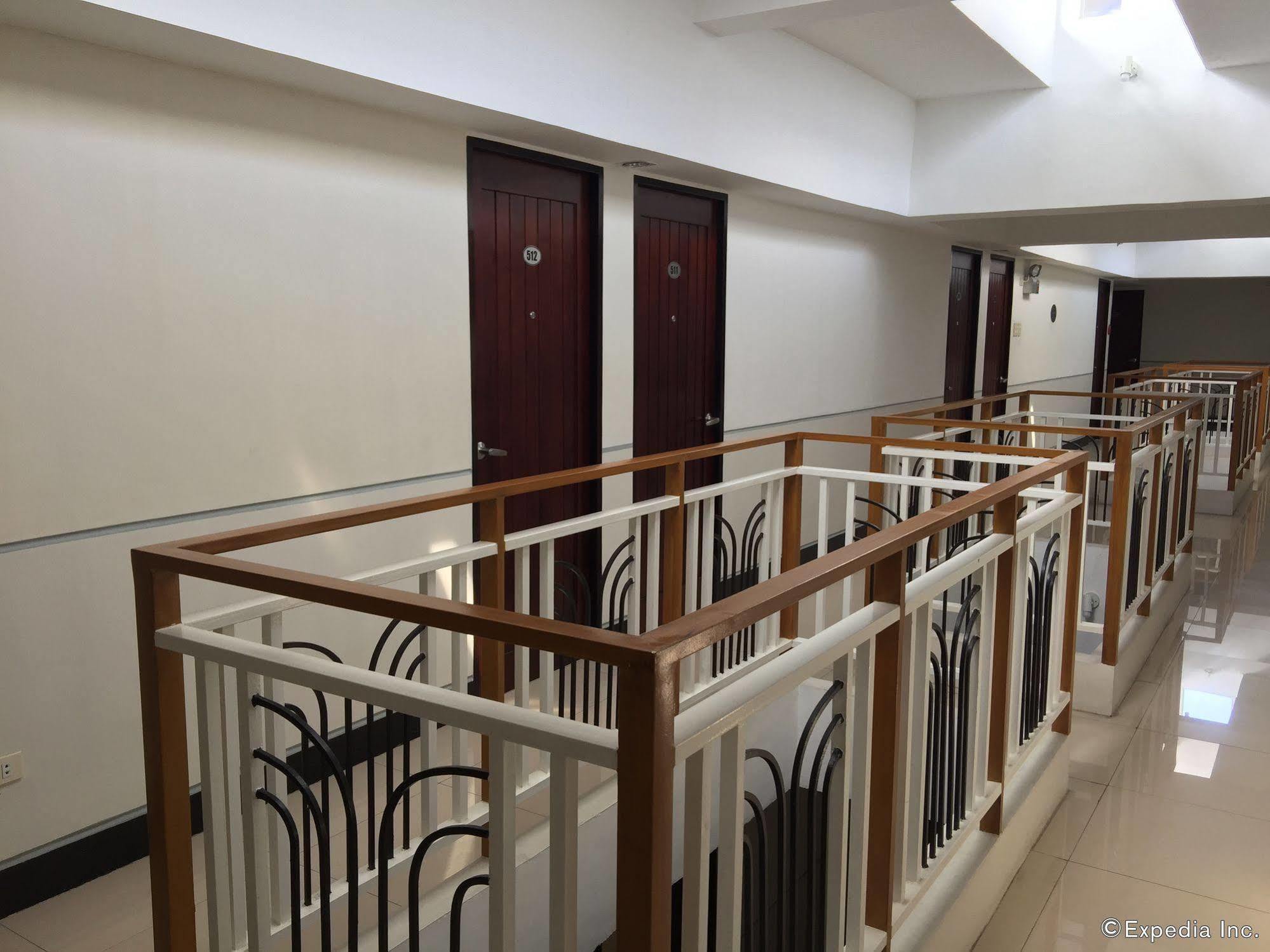 Negrense Suites Баколод Экстерьер фото